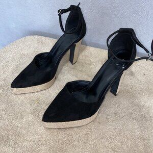 SHEIN Black Pointed Toe Ankle Strap Heels w/ Gold Textured Heel – Size 8